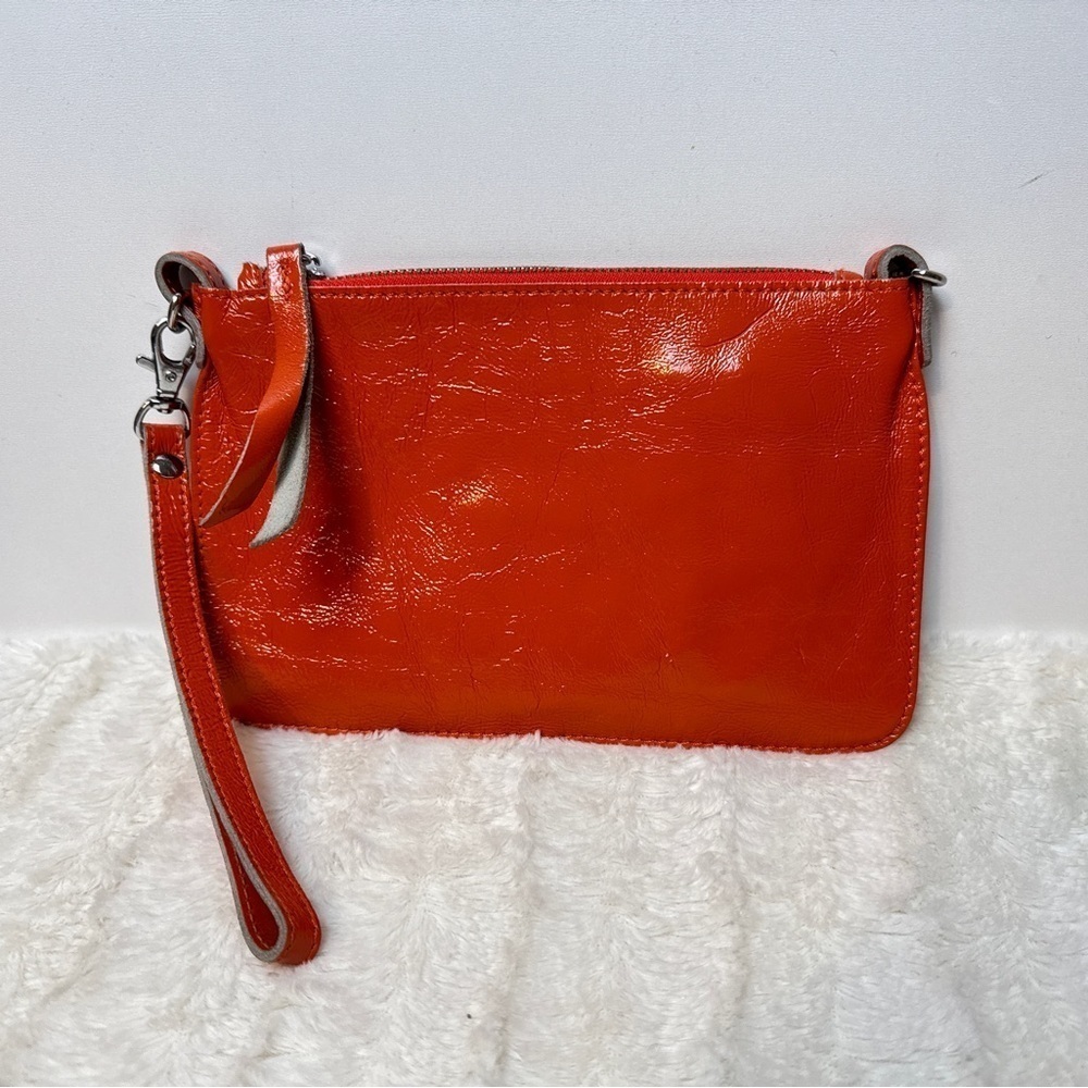 DISSONA Italy - orange patent leather wristlet. - Picture 4 of 7